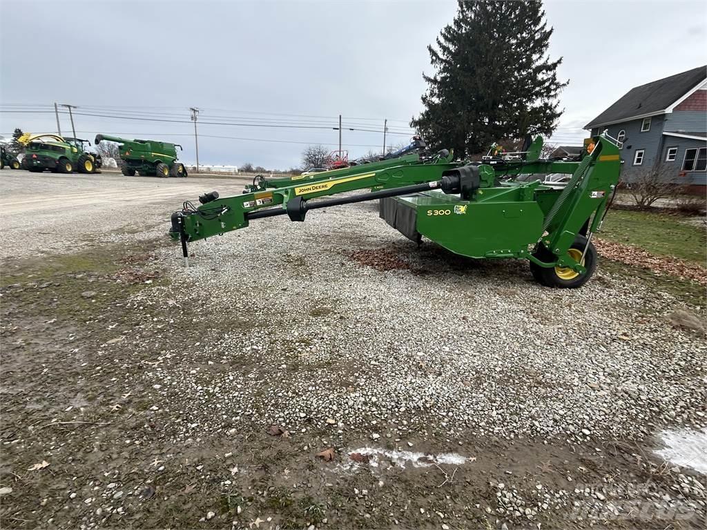 John Deere S300 割草调节装置
