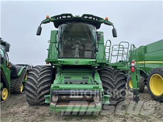 John Deere S680 联合收割机