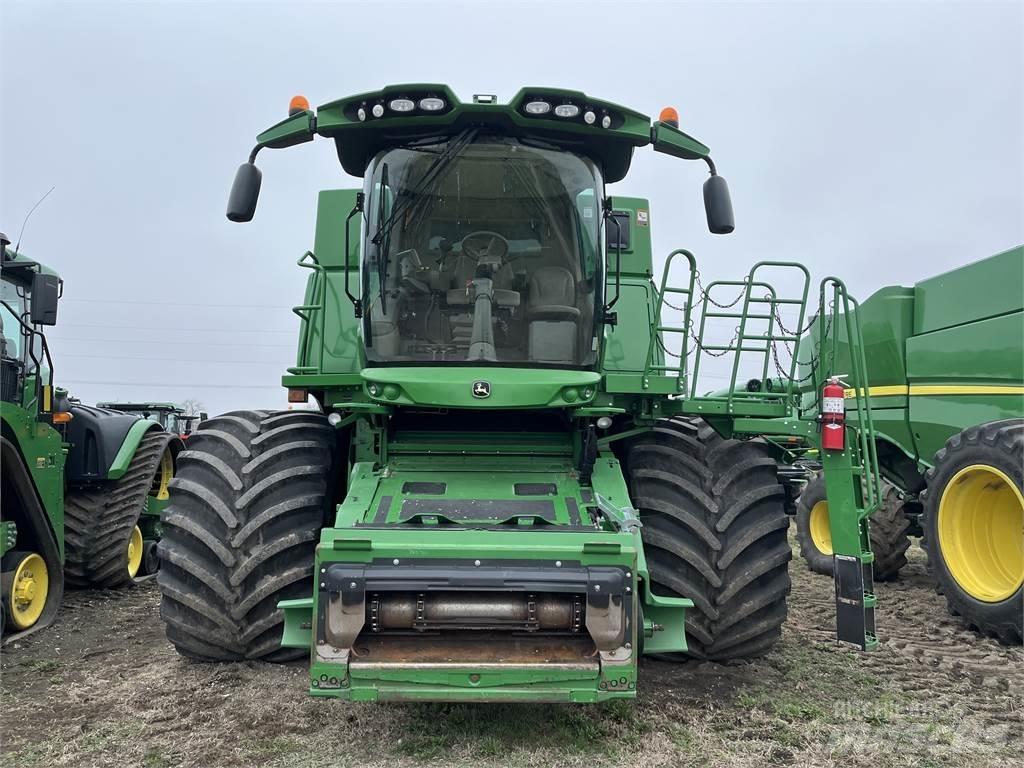 John Deere S680 联合收割机