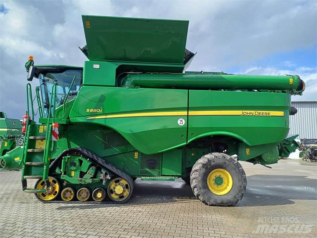 John Deere S680 联合收割机