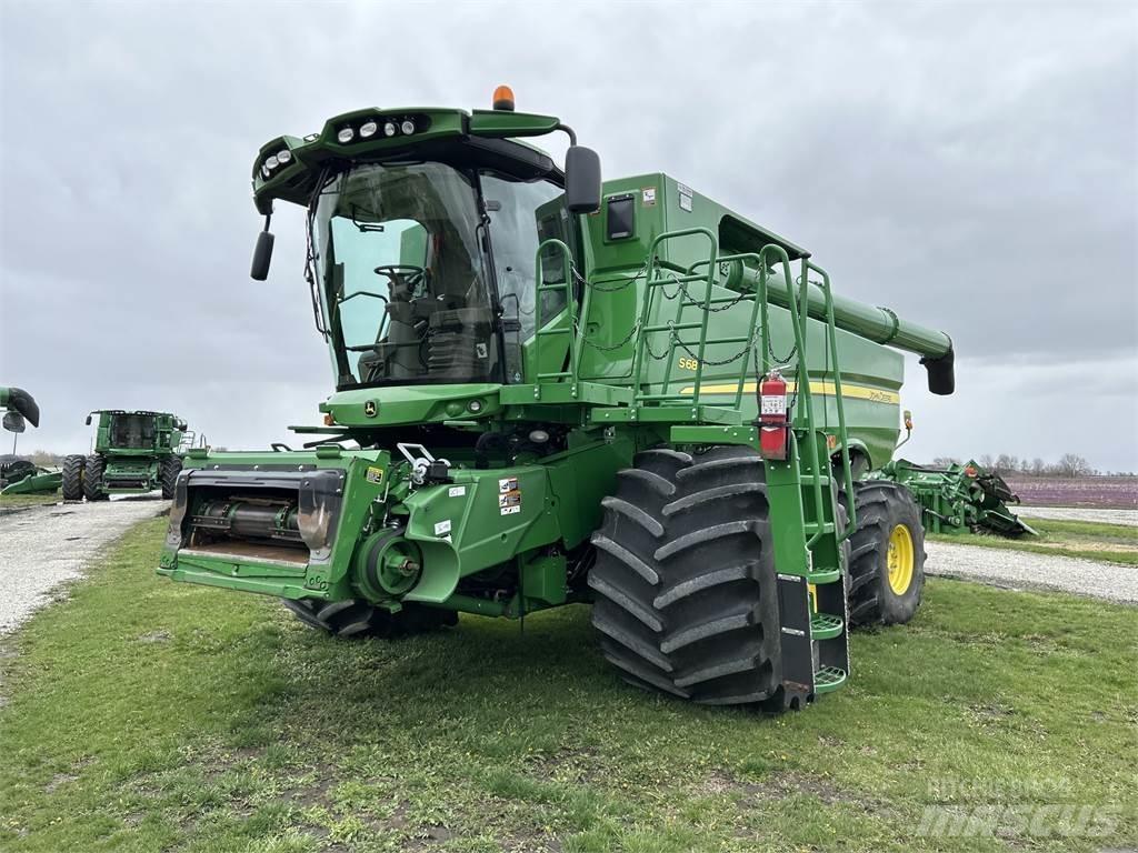 John Deere S680 联合收割机