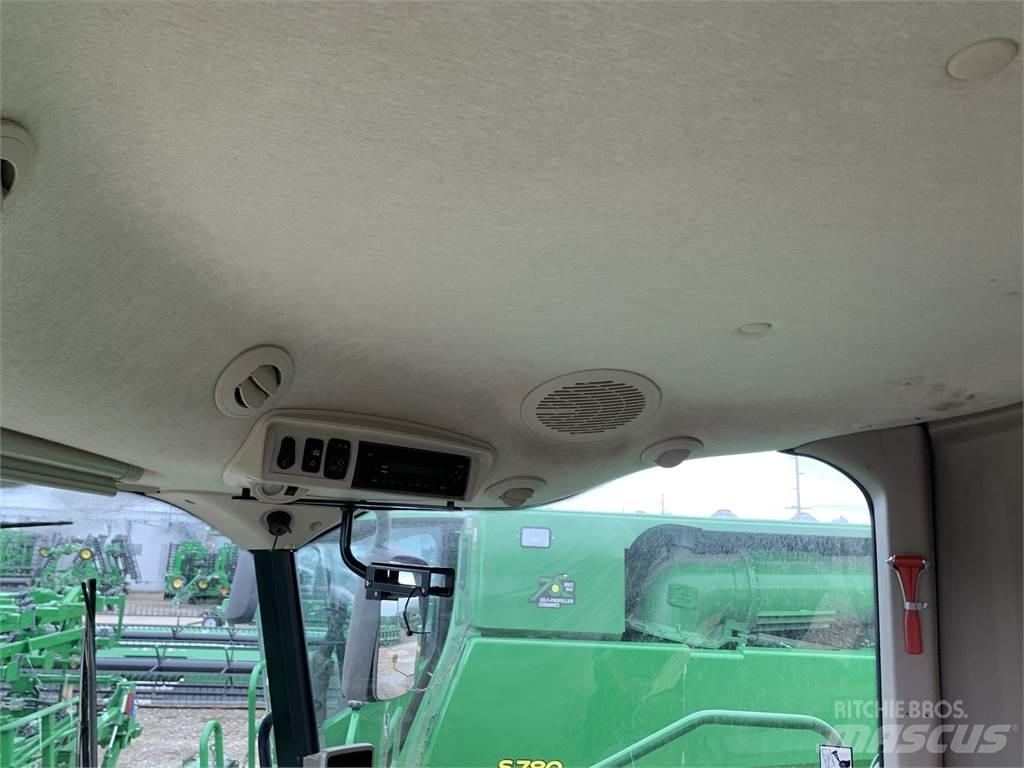 John Deere S680 联合收割机