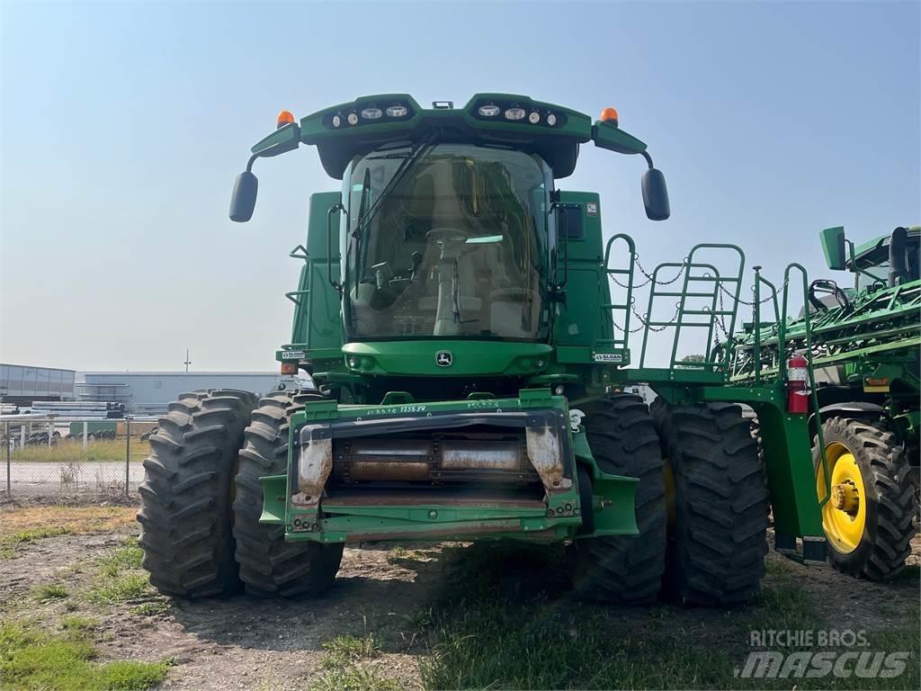 John Deere S680 联合收割机