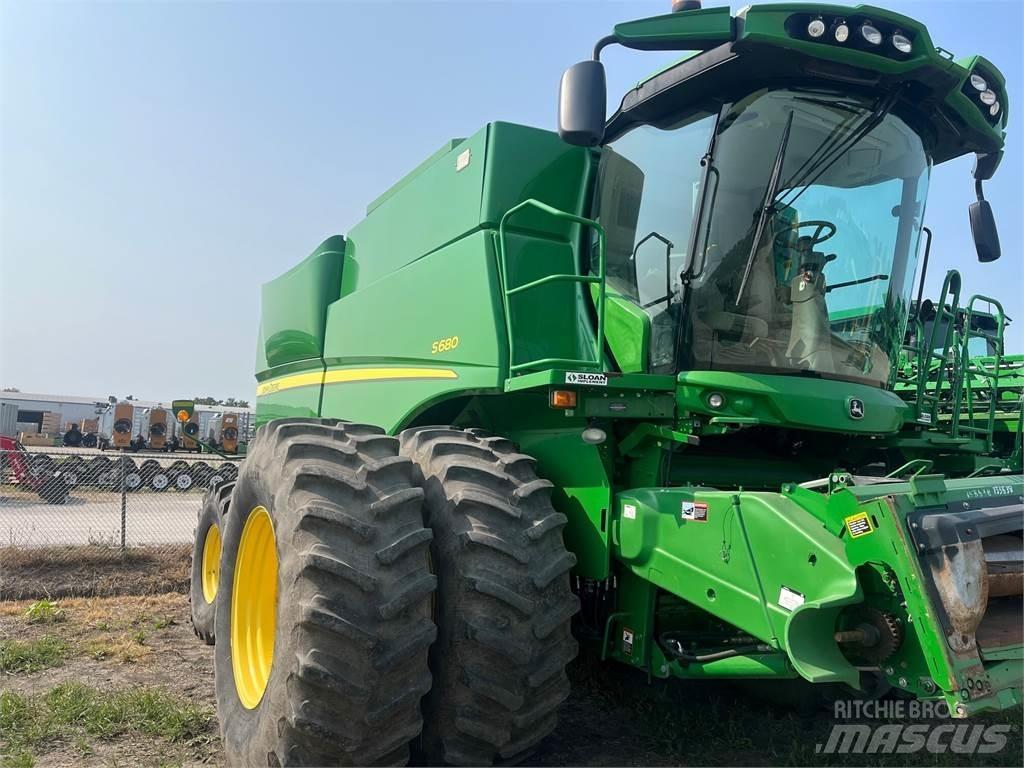 John Deere S680 联合收割机