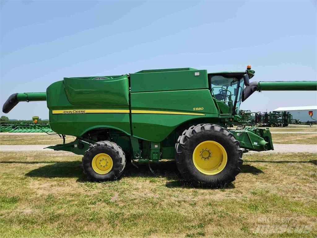 John Deere S680 联合收割机