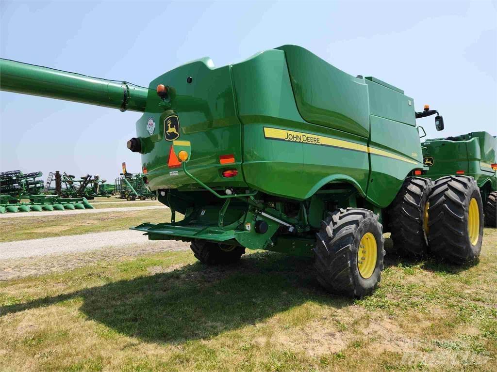 John Deere S680 联合收割机