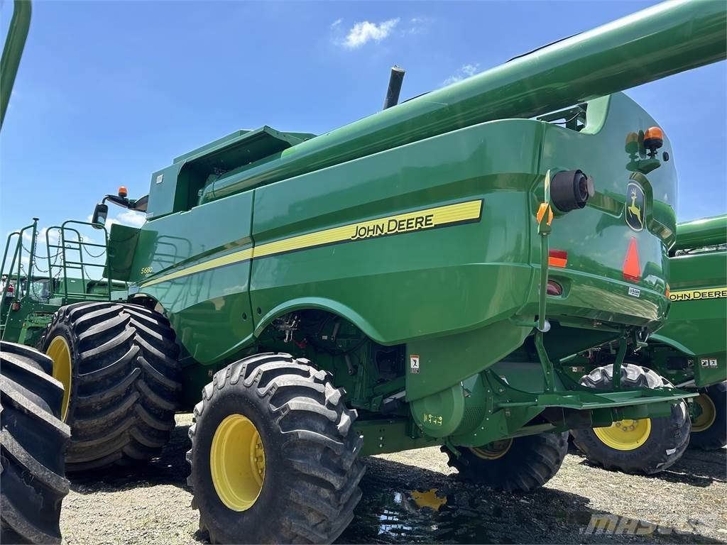 John Deere S680 联合收割机