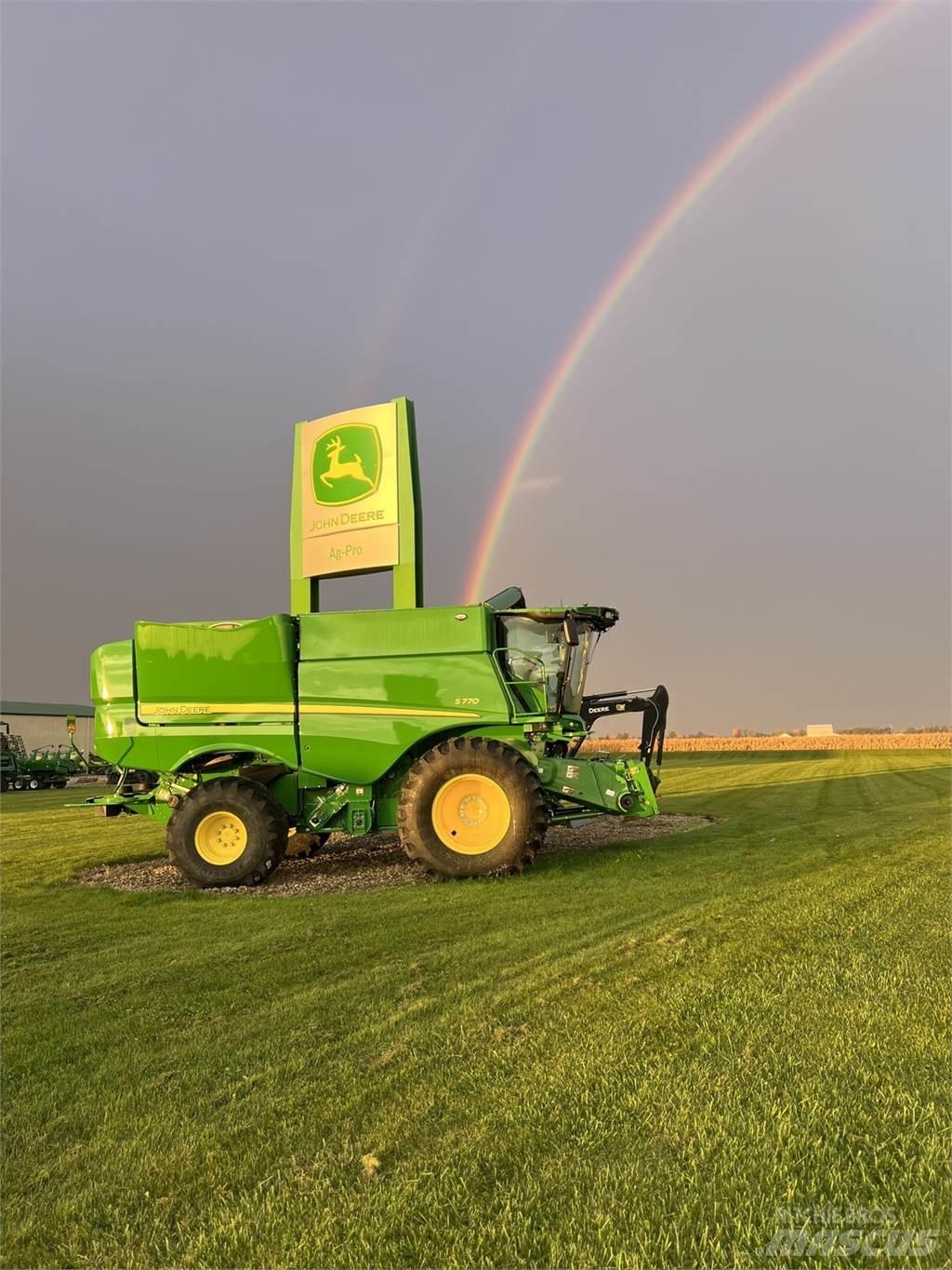 John Deere S770 联合收割机
