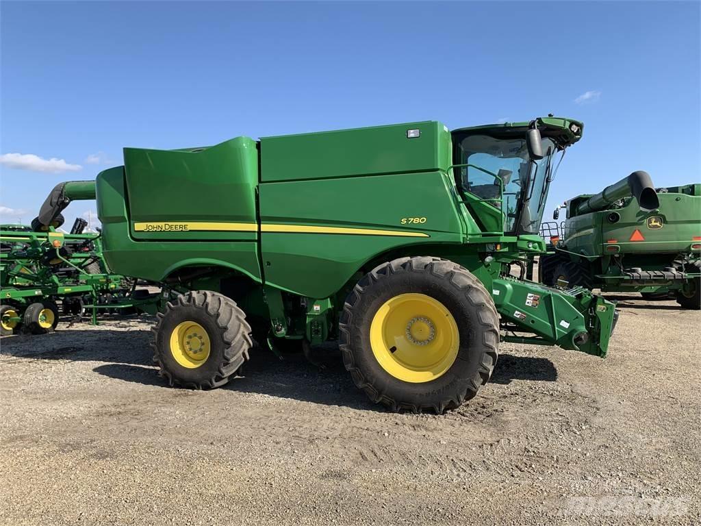 John Deere S780 联合收割机
