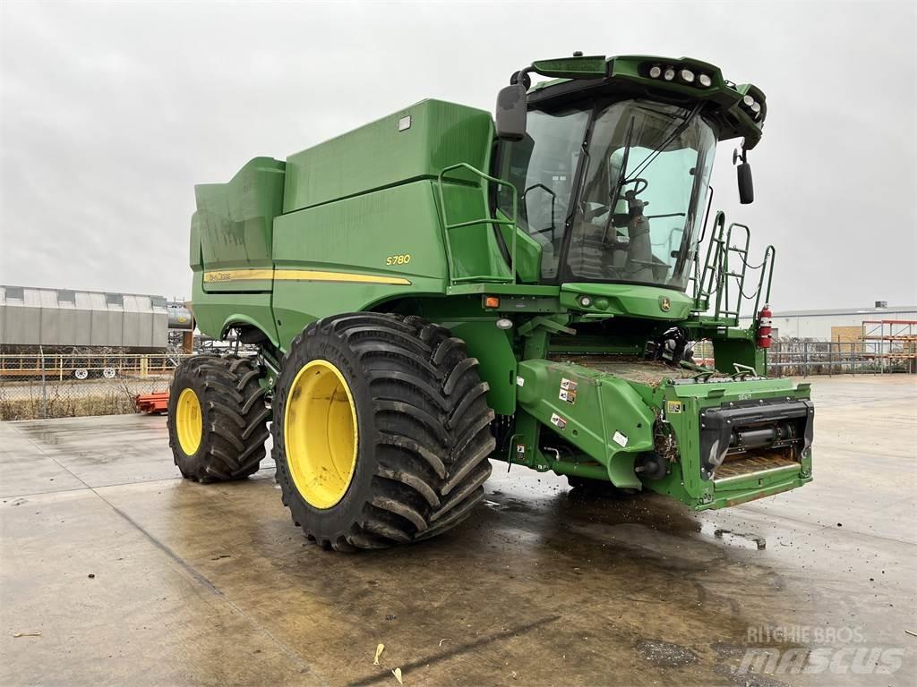 John Deere S780 联合收割机