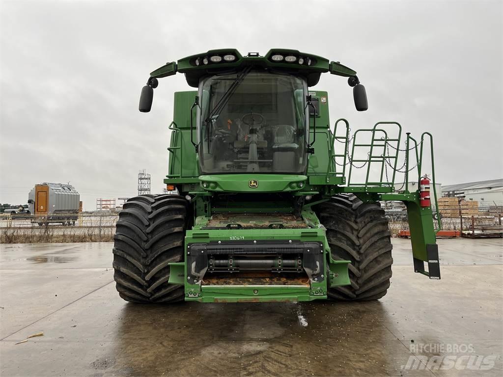 John Deere S780 联合收割机