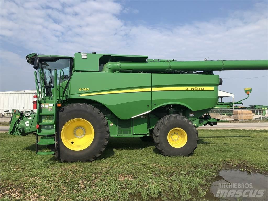 John Deere S780 联合收割机
