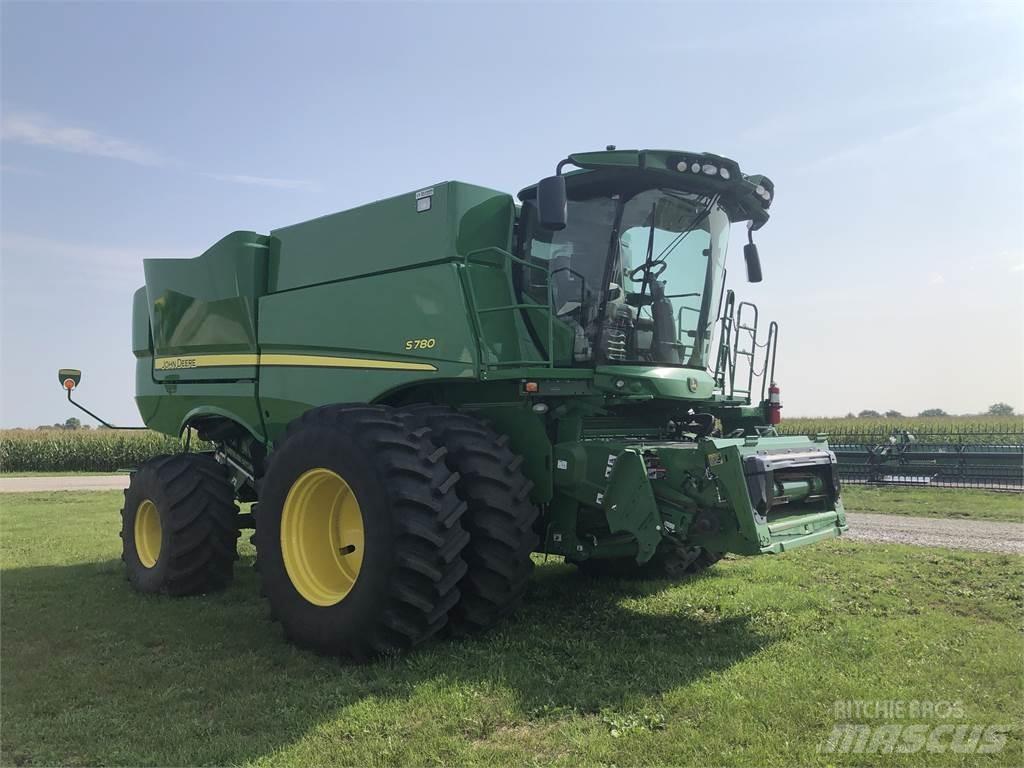 John Deere S780 联合收割机