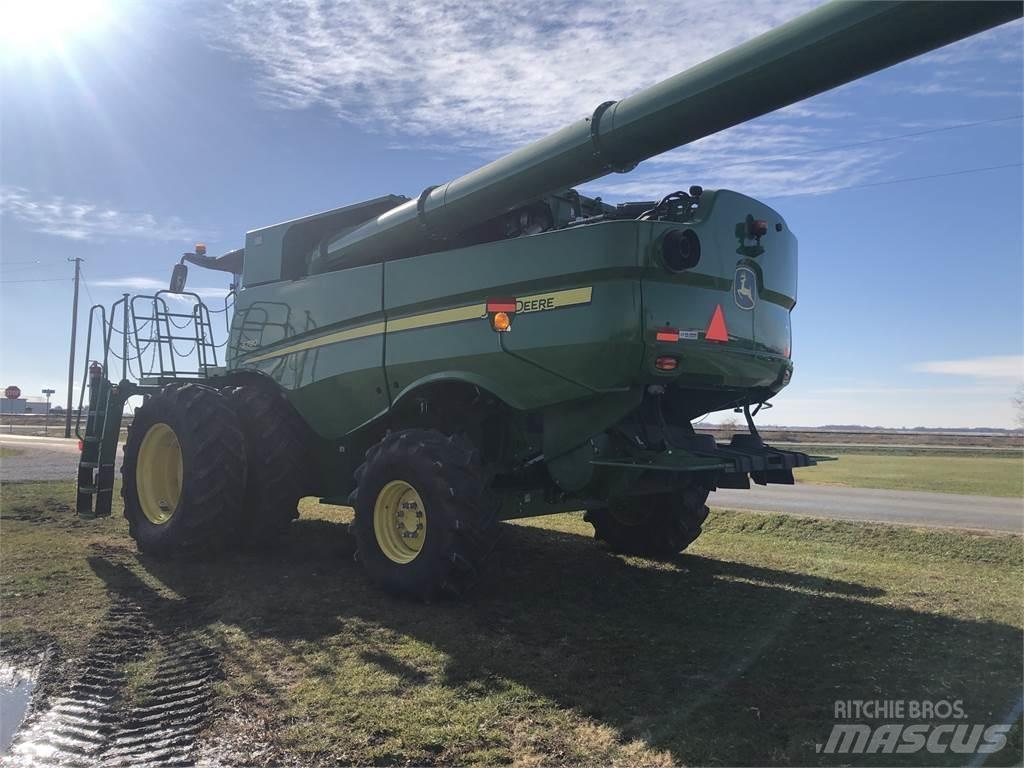 John Deere S780 联合收割机