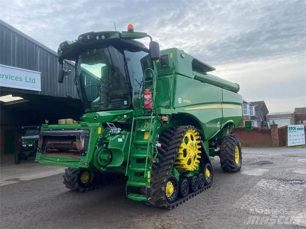 John Deere S790 联合收割机