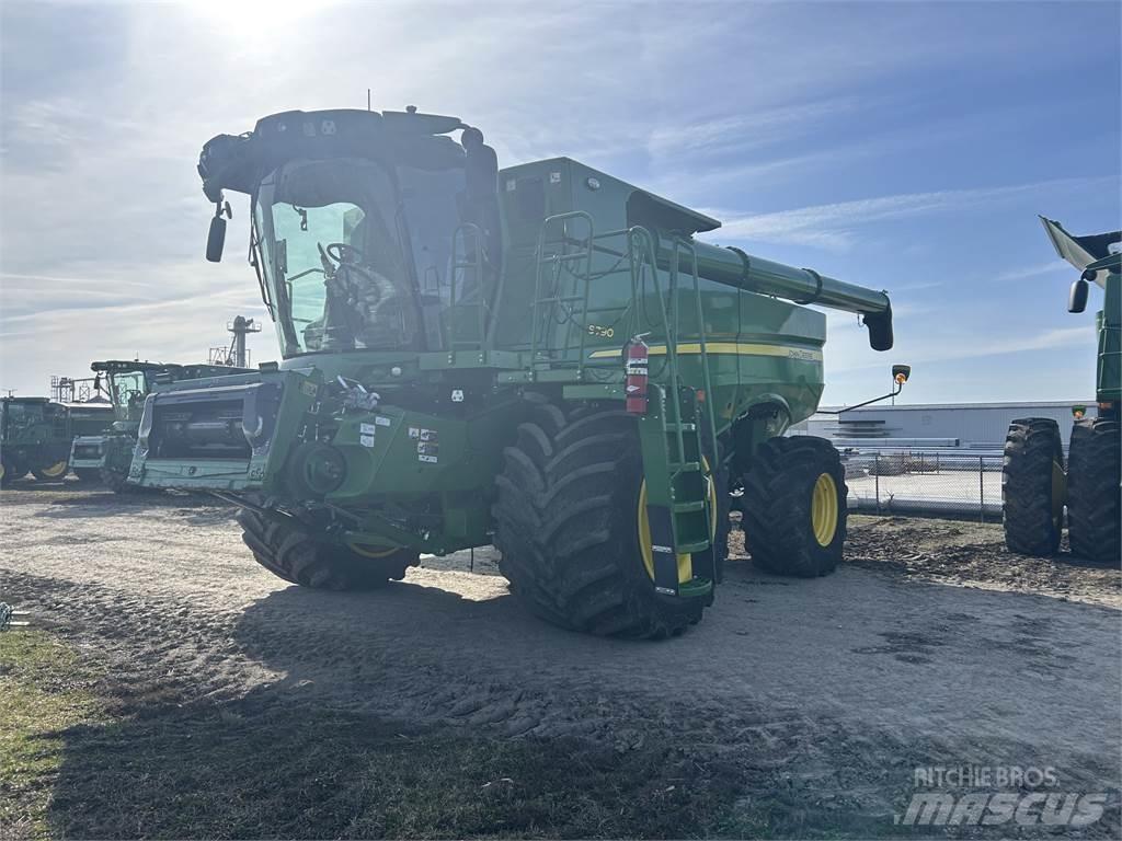 John Deere S790 联合收割机