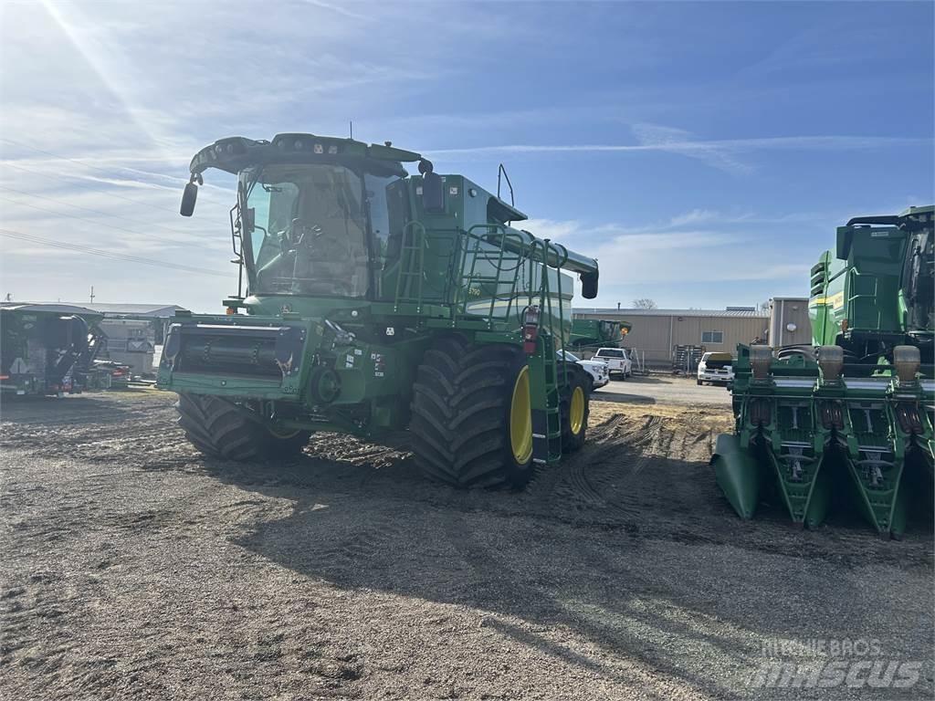 John Deere S790 联合收割机