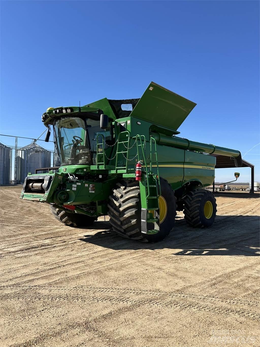 John Deere S790 联合收割机