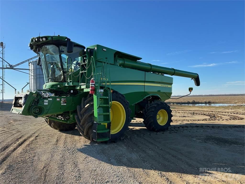 John Deere S790 联合收割机