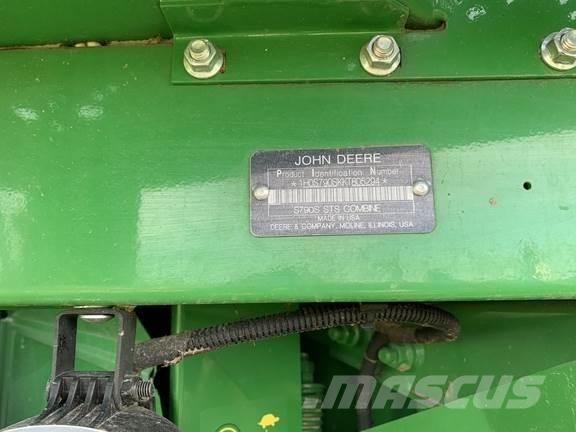John Deere S790 联合收割机
