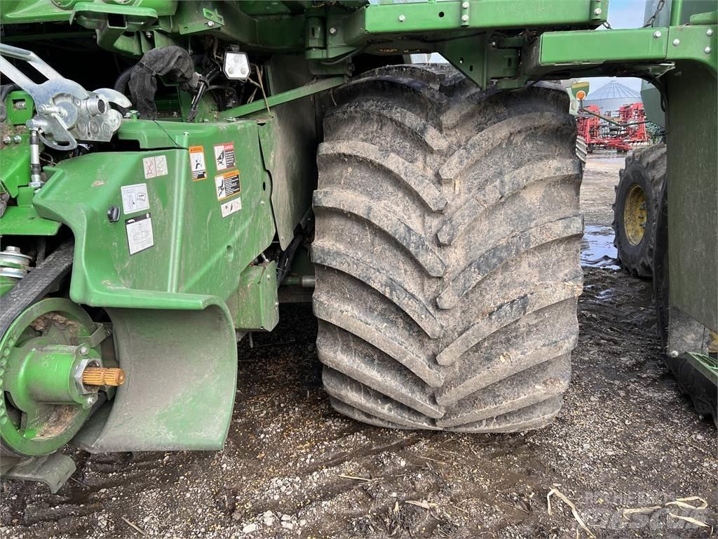 John Deere S790 联合收割机