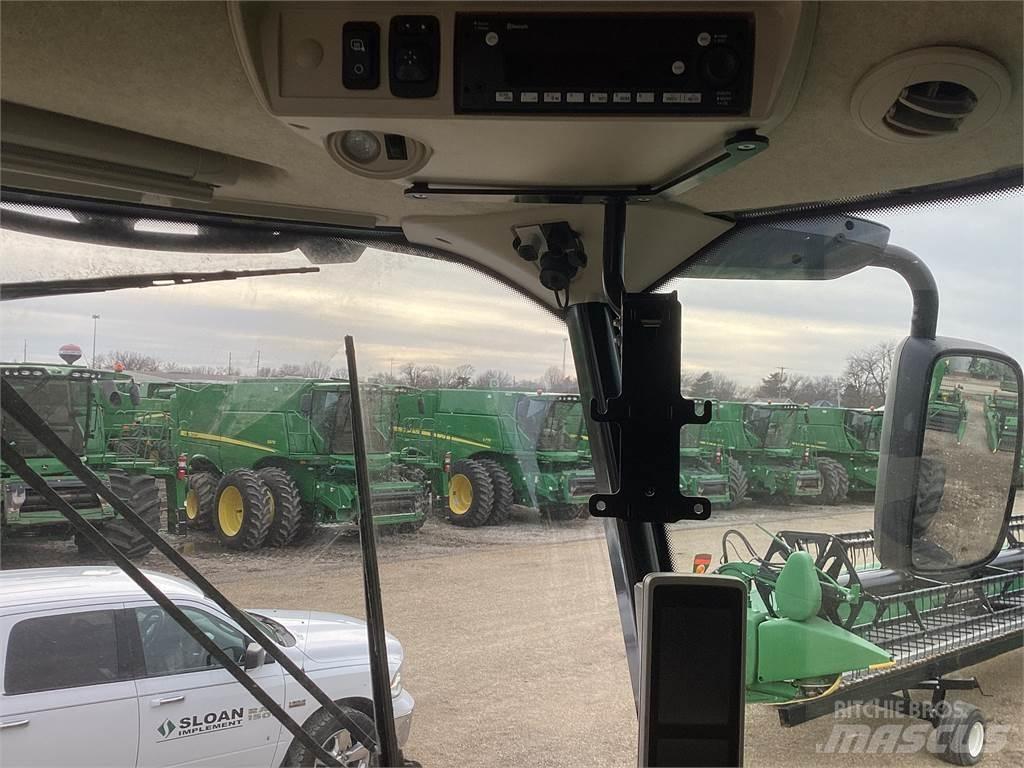 John Deere S790 联合收割机