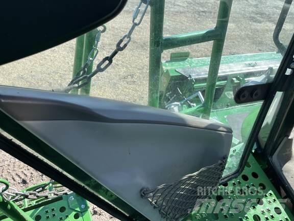 John Deere S790 联合收割机
