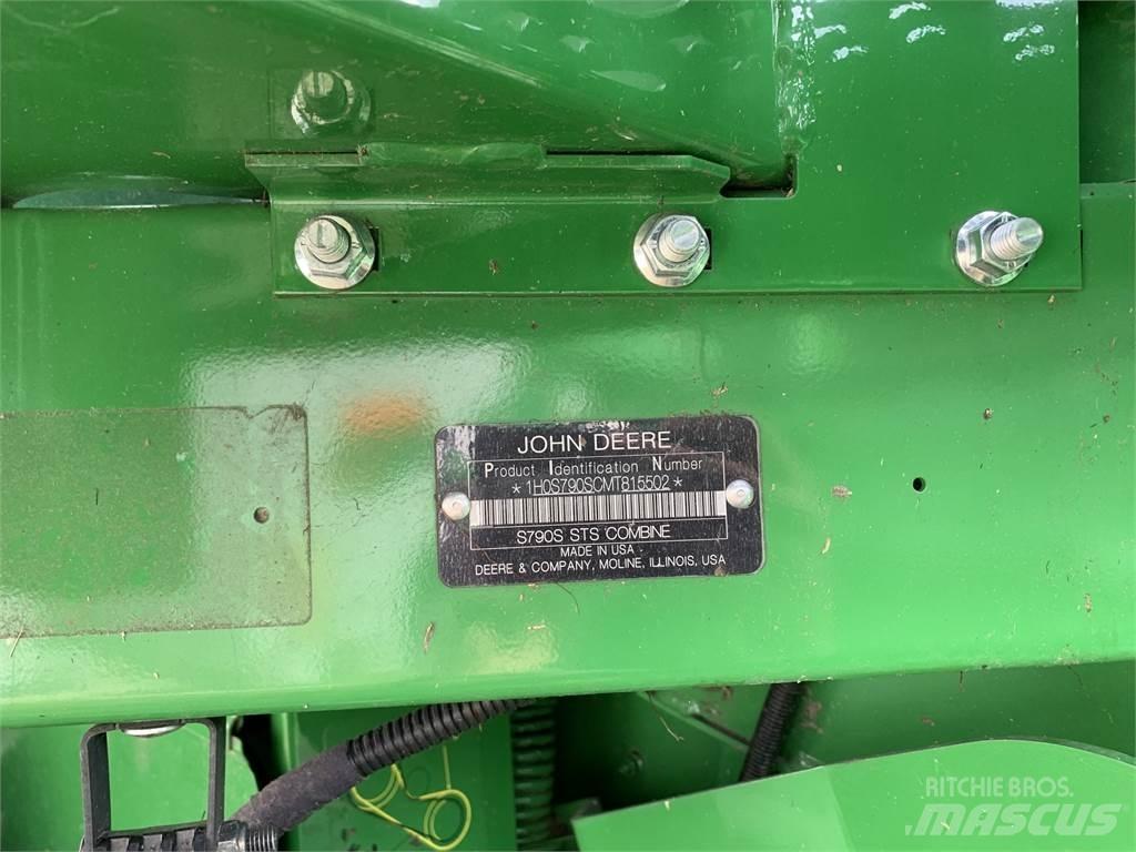 John Deere S790 联合收割机