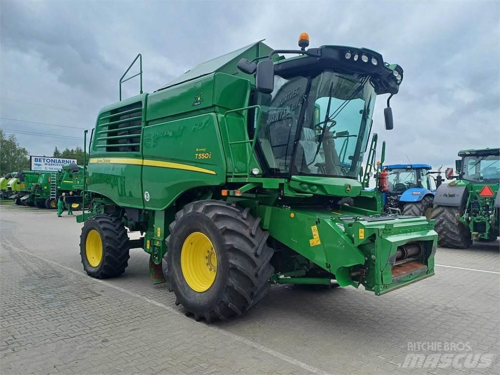 John Deere T550 联合收割机