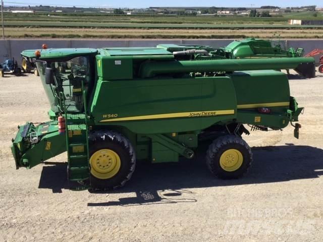 John Deere W540 联合收割机