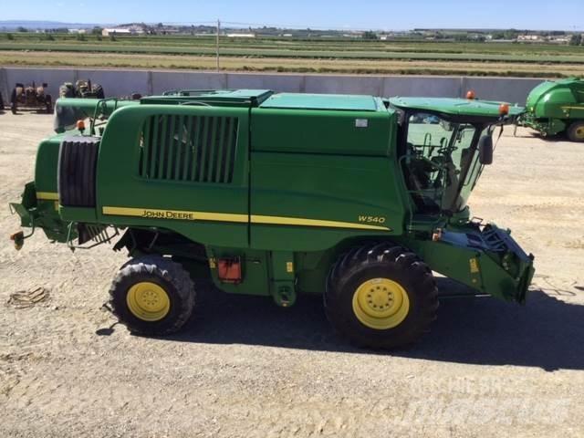 John Deere W540 联合收割机