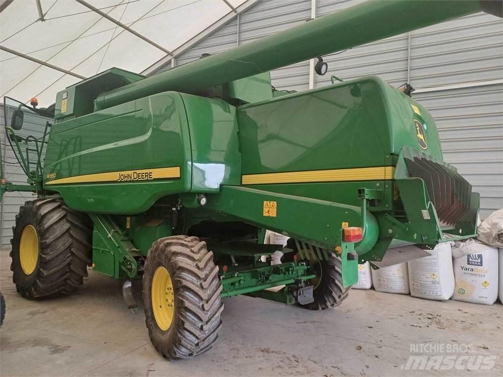 John Deere W650 联合收割机