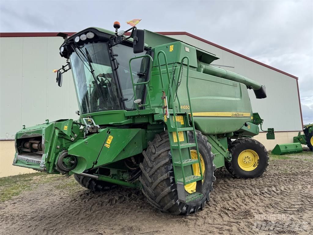John Deere W650 联合收割机