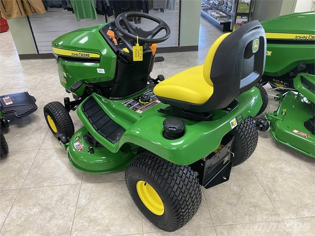 John Deere X330 小型拖拉机