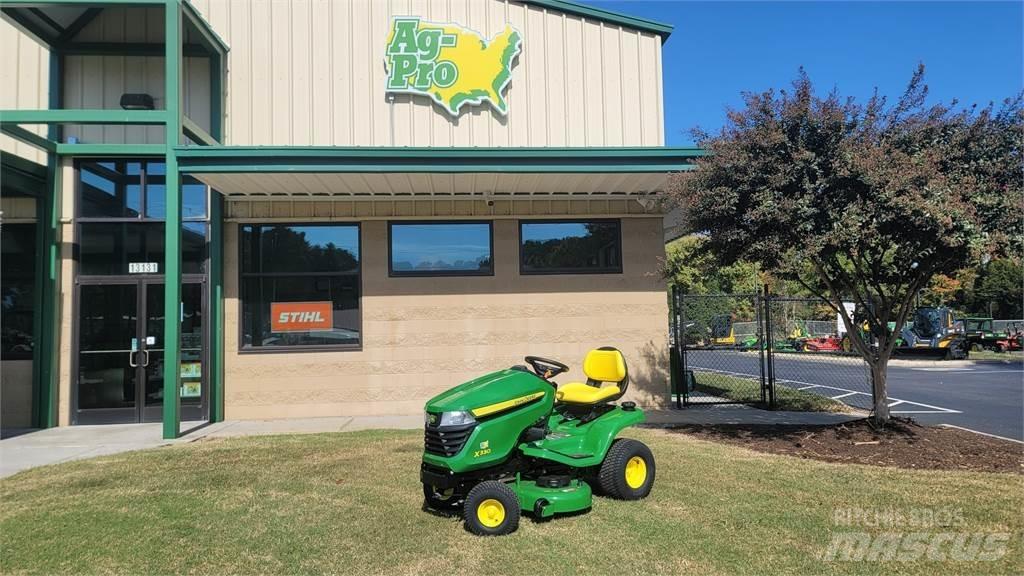 John Deere x330 小型拖拉机