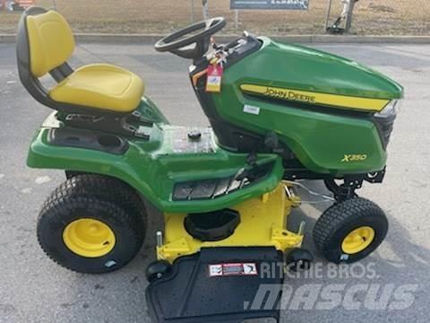 John Deere X350 小型拖拉机