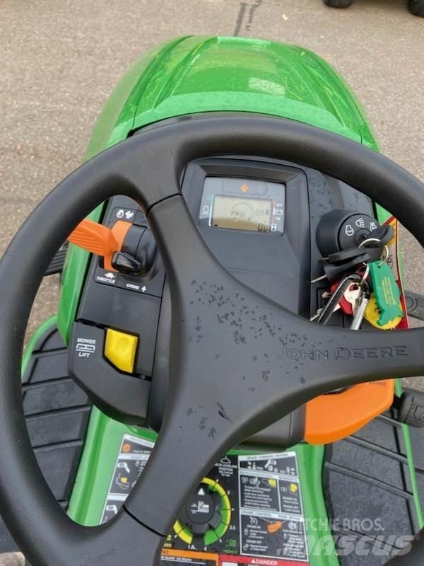 John Deere X350 小型拖拉机
