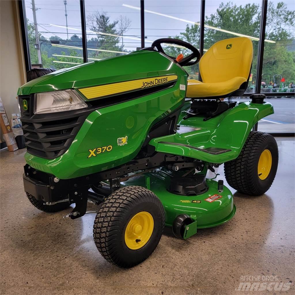John Deere X370 小型拖拉机
