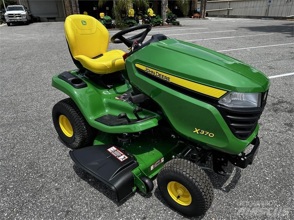 John Deere X370 小型拖拉机