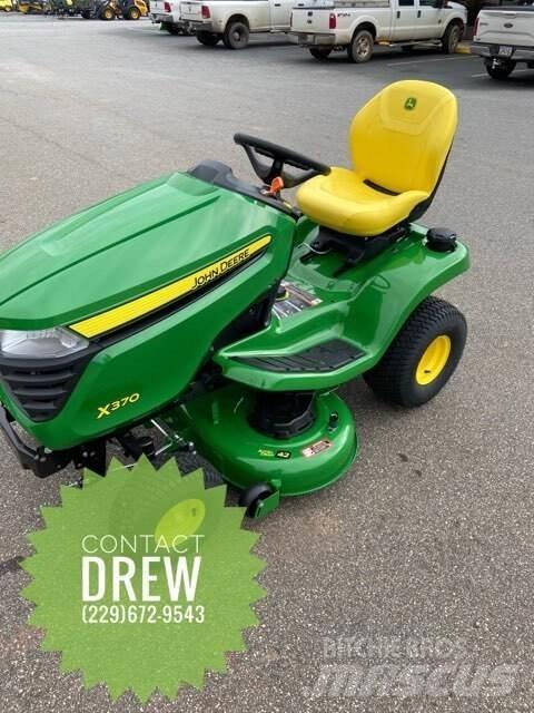 John Deere X370 小型拖拉机