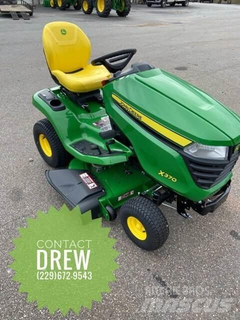 John Deere X370 小型拖拉机
