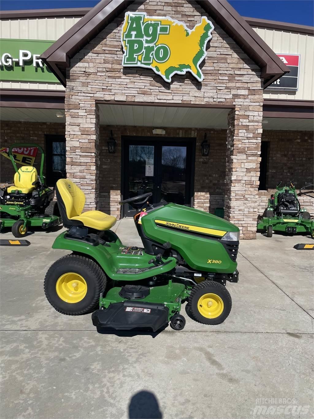 John Deere X380 小型拖拉机