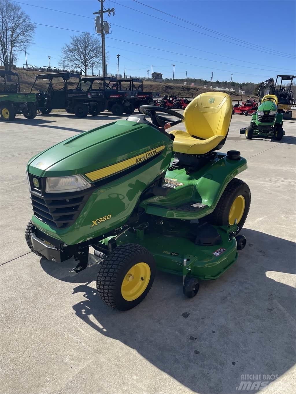 John Deere X380 小型拖拉机