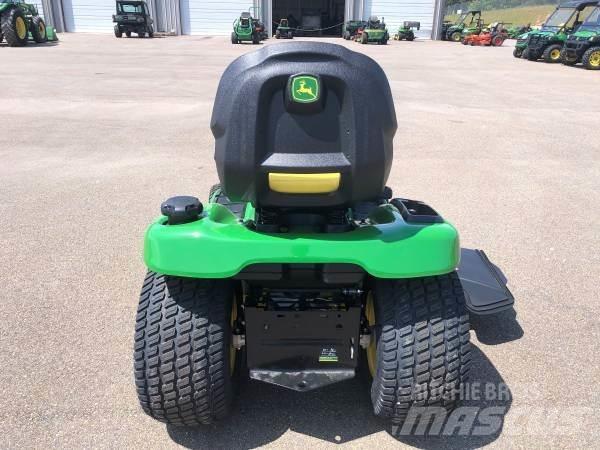 John Deere X380 小型拖拉机