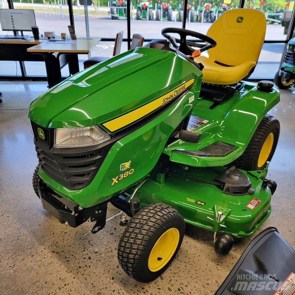 John Deere X380 小型拖拉机