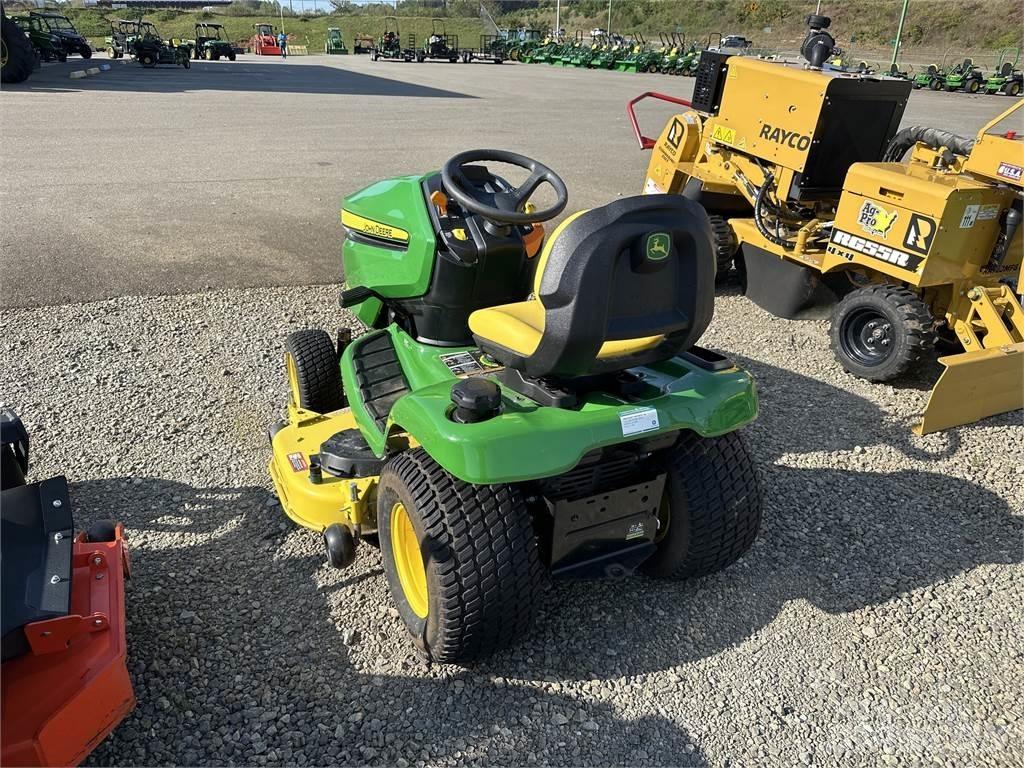John Deere x380 小型拖拉机
