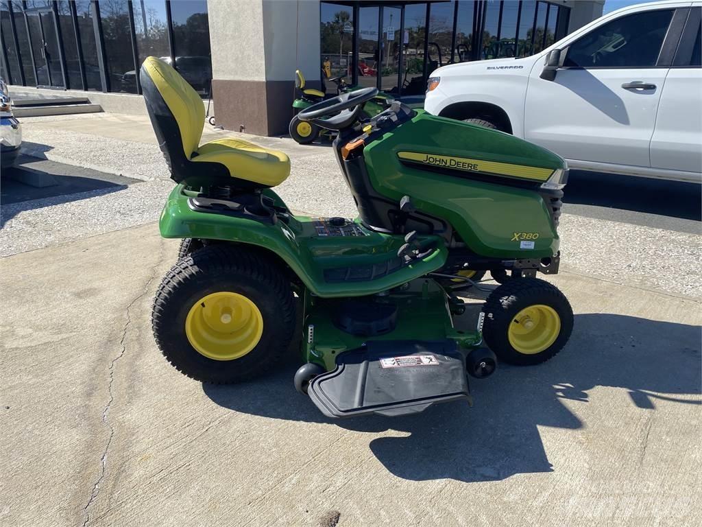 John Deere X380 小型拖拉机