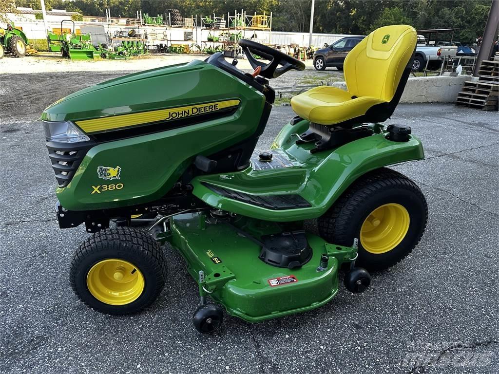 John Deere X380 小型拖拉机