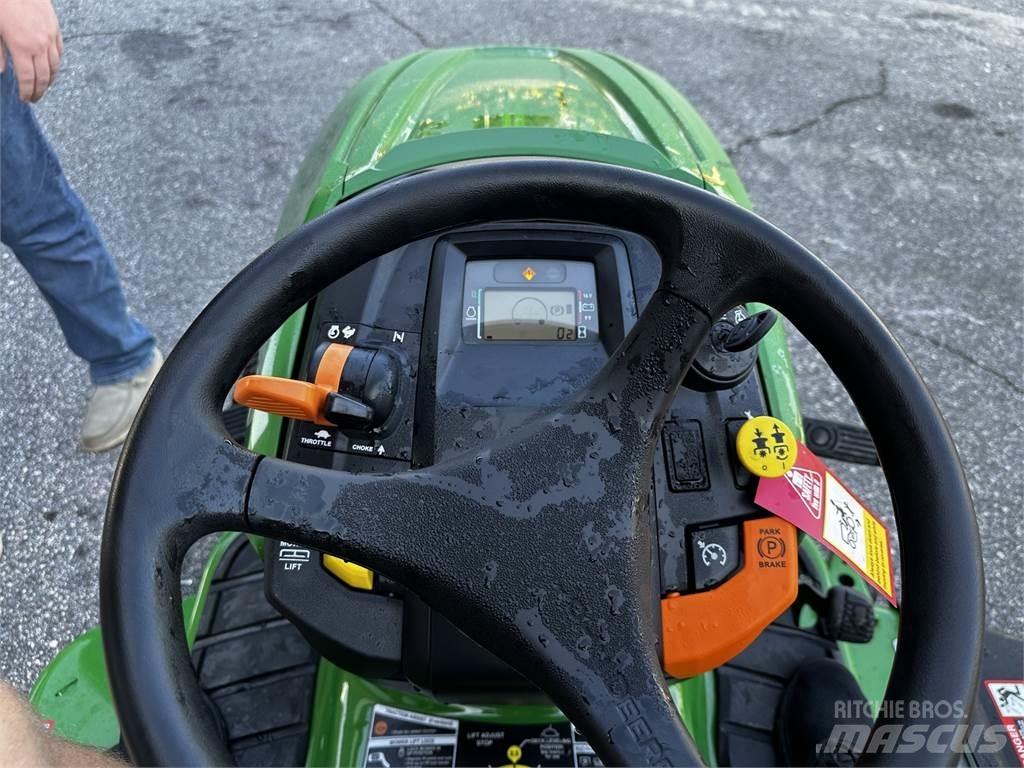 John Deere X380 小型拖拉机