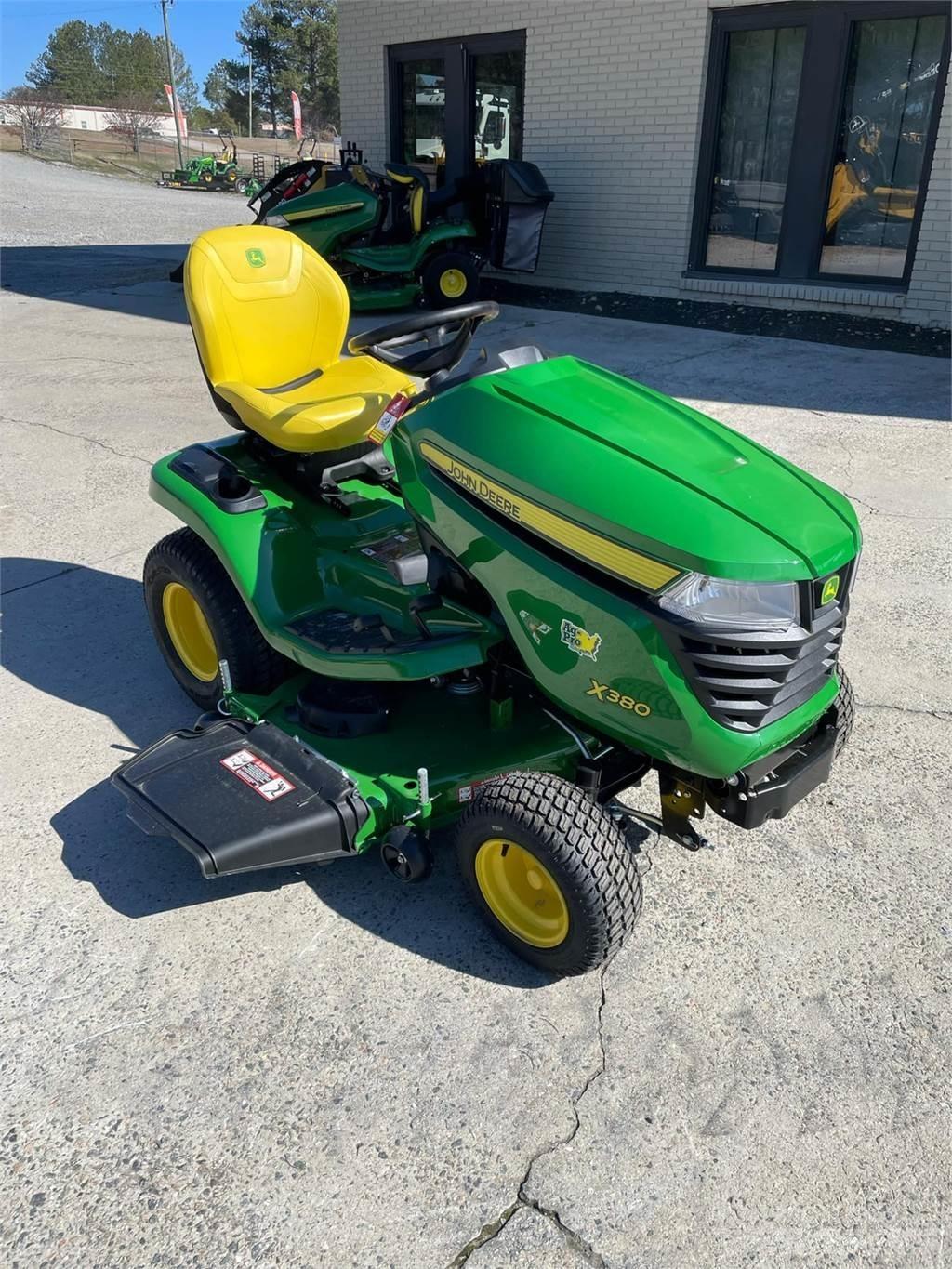 John Deere X380 小型拖拉机